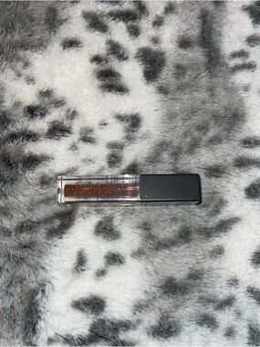 Defiance beauty by Nechami Lip gloss